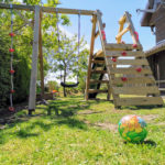 Spielturm mit Kletterwand Ferienhaus Seedeich Lea
