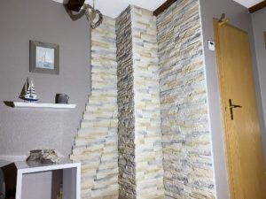 Die fertig verblendete Wand im Ferienhaus Seedeich Lea